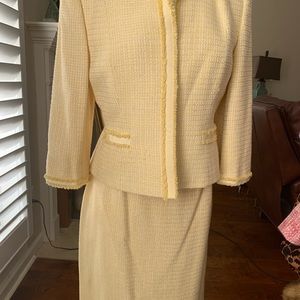 Tahiti Arthur s Levine petite suit, 10p excellent condition
